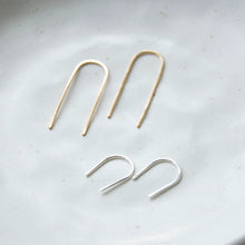 Load image into Gallery viewer, Arch Thread Earrings